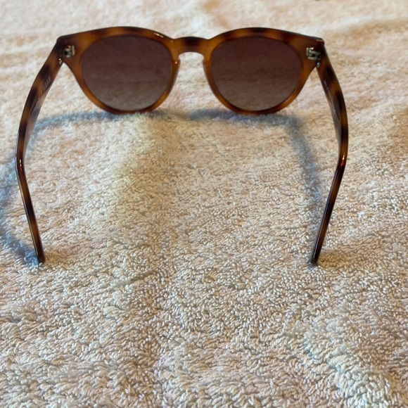 Cole Haan Tortoise Look sunglasses - Picture 3 of 5